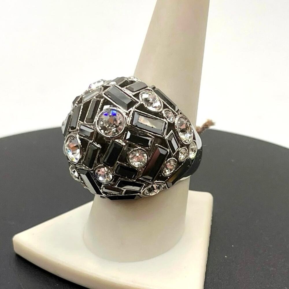 HENRI BENDEL Nolita‎ Rhinestone
Crystal Black Hematite Cocktail Ring Size 9.25
